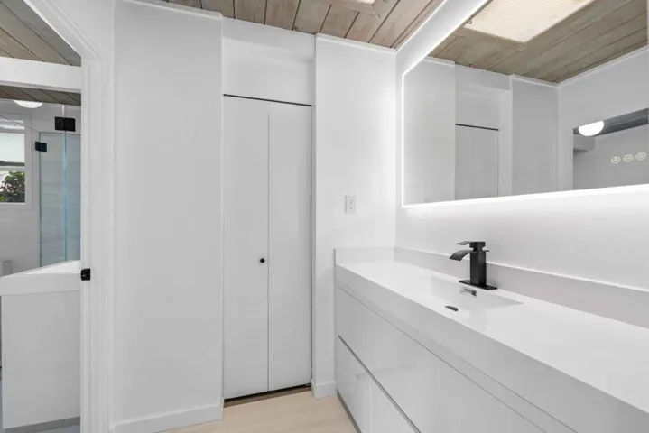 1700 Hunt Drive, Burlingame, California 94010