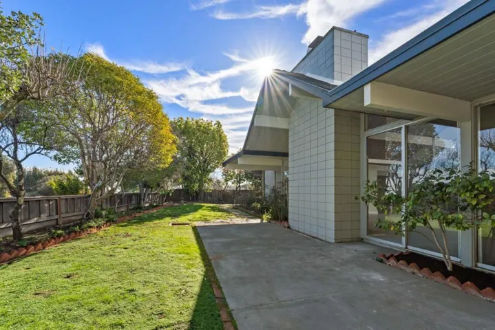 1700 Hunt Drive, Burlingame, California 94010