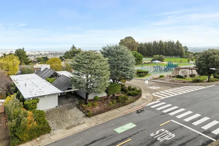 1700 Hunt Drive, Burlingame, California 94010