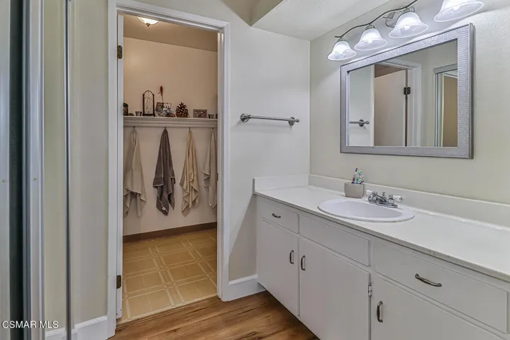 iHall Bath