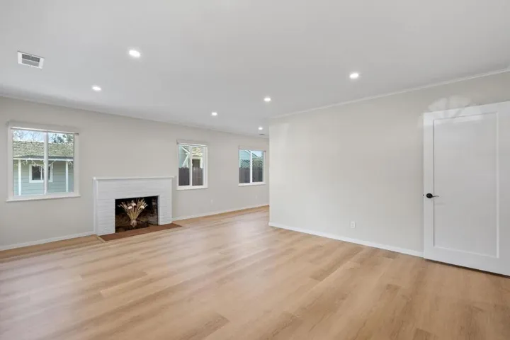 2328 Santa Catalina Street, Palo Alto, California 94303