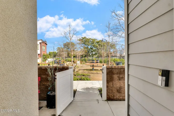 136 Farmhouse Dr  -  HsHProd-20