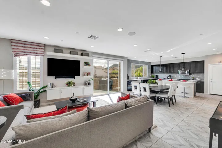 136 Farmhouse Dr  -  HsHProd-22