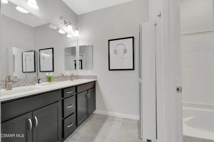 136 Farmhouse Dr  -  HsHProd-36