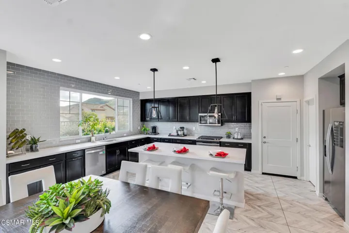 136 Farmhouse Dr  -  HsHProd-32