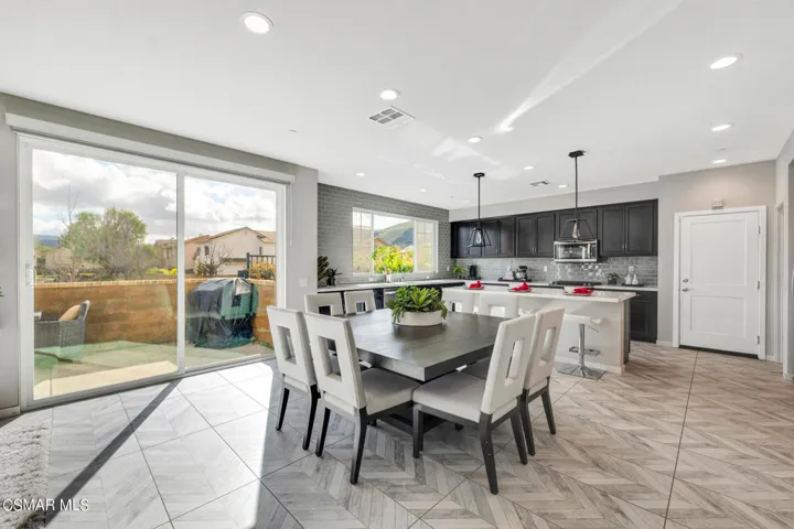 136 Farmhouse Dr  -  HsHProd-25