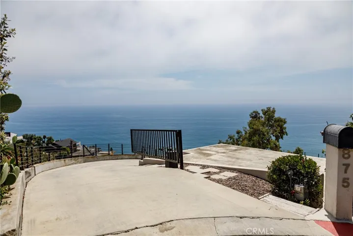 875 Baja Street, Laguna Beach, California 92651