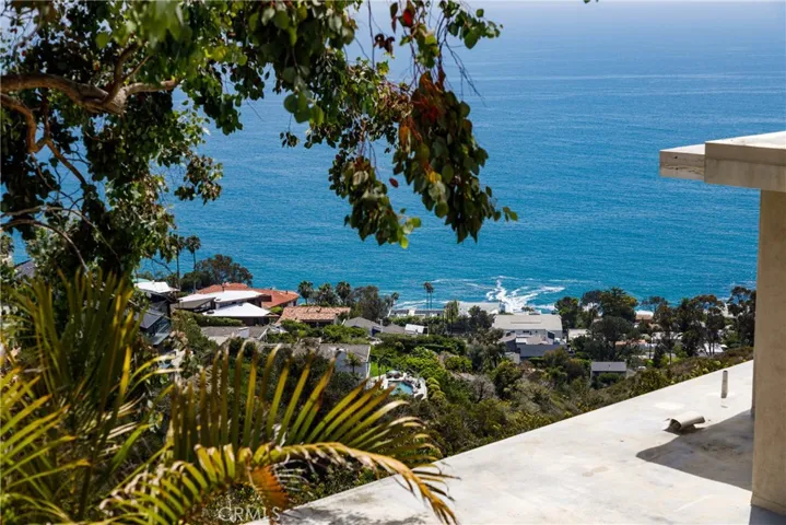 875 Baja Street, Laguna Beach, California 92651