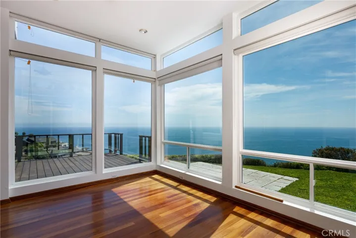 875 Baja Street, Laguna Beach, California 92651