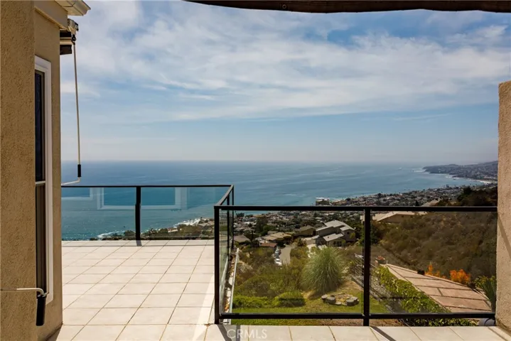 875 Baja Street, Laguna Beach, California 92651