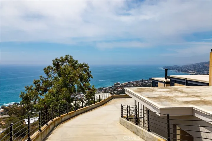 875 Baja Street, Laguna Beach, California 92651
