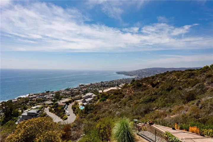 875 Baja Street, Laguna Beach, California 92651
