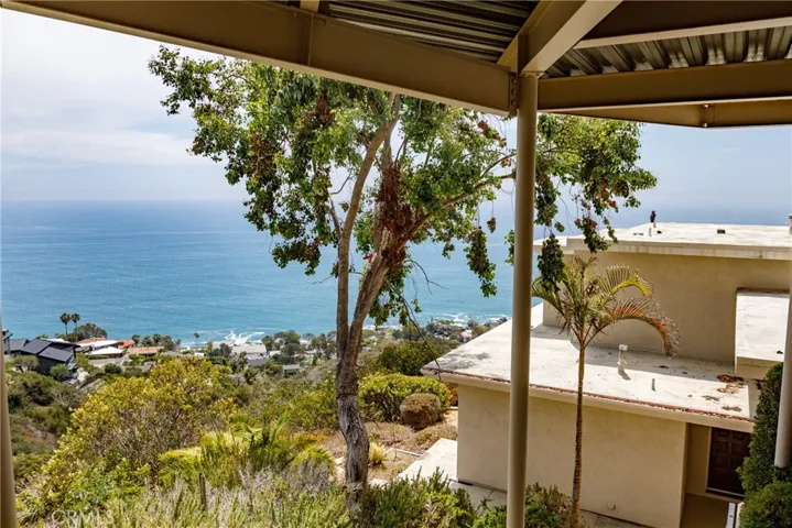875 Baja Street, Laguna Beach, California 92651