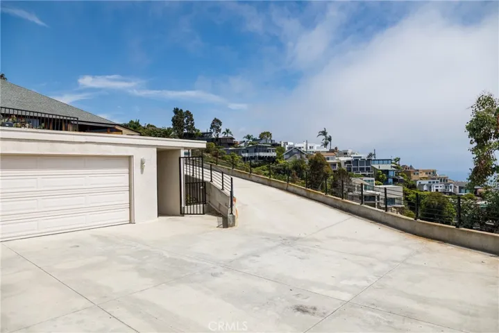 875 Baja Street, Laguna Beach, California 92651