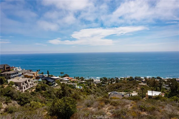 875 Baja Street, Laguna Beach, California 92651