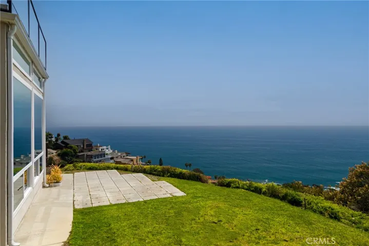875 Baja Street, Laguna Beach, California 92651