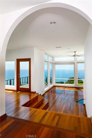 875 Baja Street, Laguna Beach, California 92651
