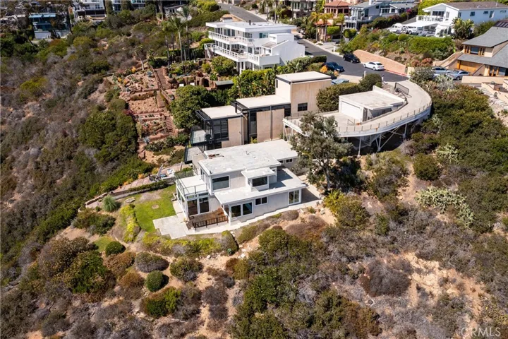 875 Baja Street, Laguna Beach, California 92651