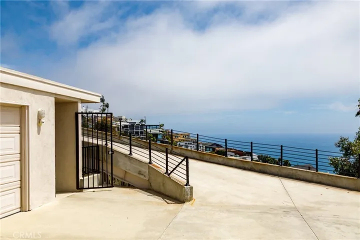 875 Baja Street, Laguna Beach, California 92651