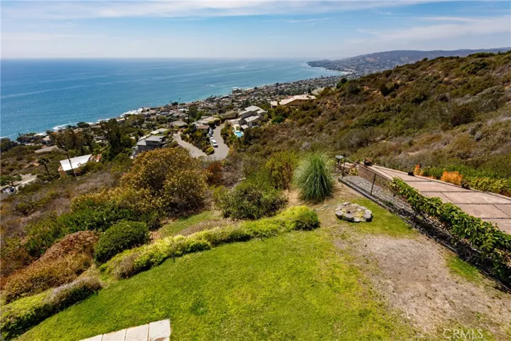 875 Baja Street, Laguna Beach, California 92651