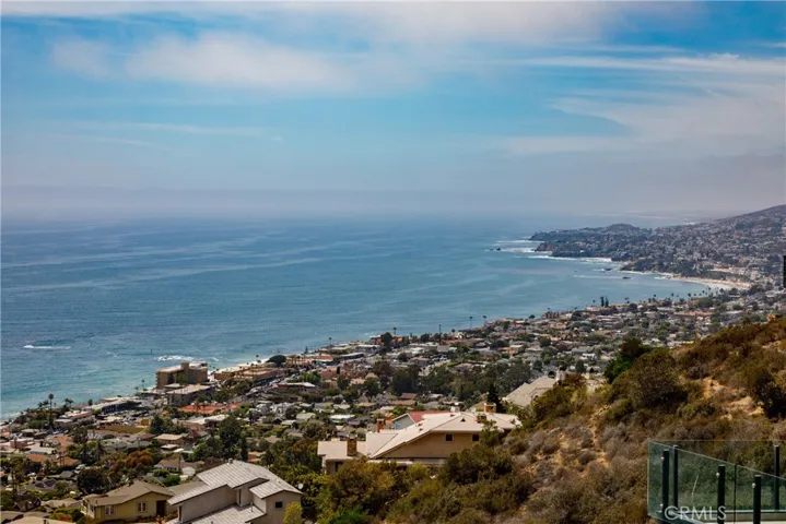 875 Baja Street, Laguna Beach, California 92651