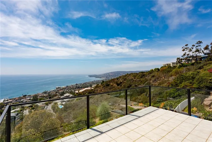 875 Baja Street, Laguna Beach, California 92651