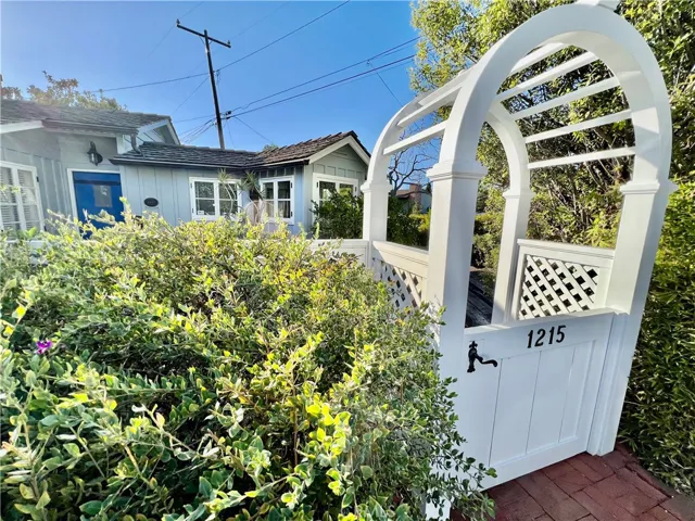 1215 Brangwyn Way, Laguna Beach, California 92651