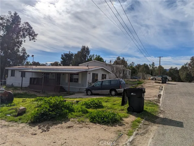 18341 Honey Lane, Lake Elsinore, California 92532