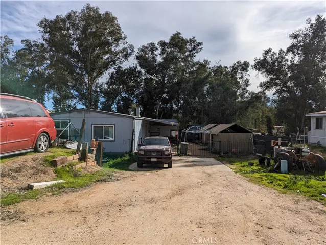 18361 Honey Lane, Lake Elsinore, California 92532