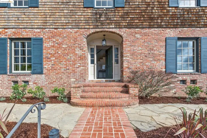 22 Alta Ave, Piedmont, California 94611-3402