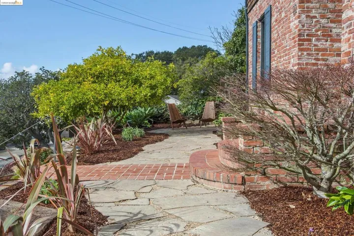 22 Alta Ave, Piedmont, California 94611-3402