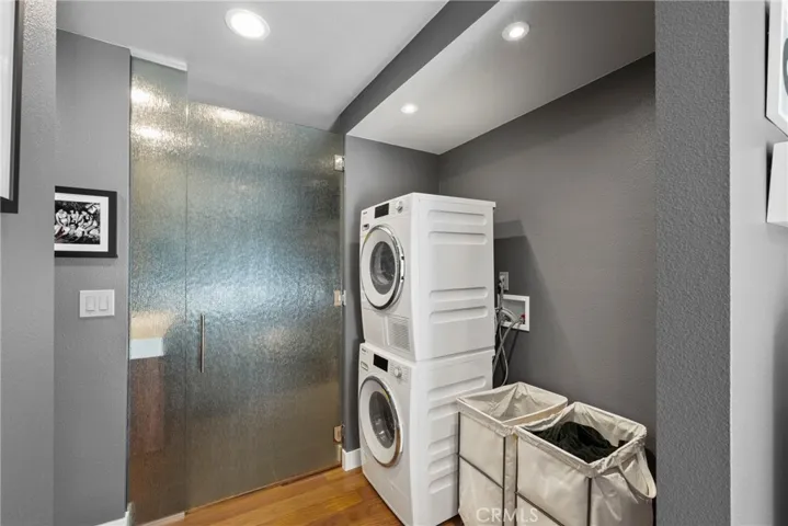 Stackable Laundry Space