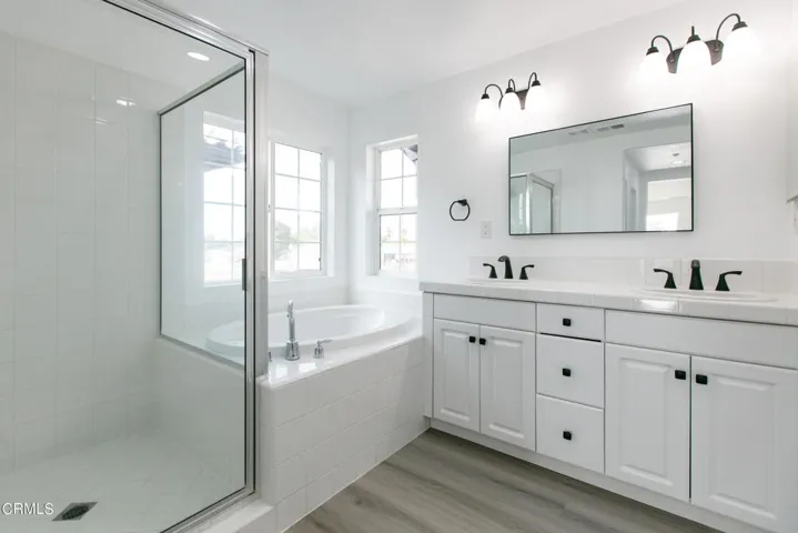 3012 Dunkirk Drive Oxnard CA-Master Bath