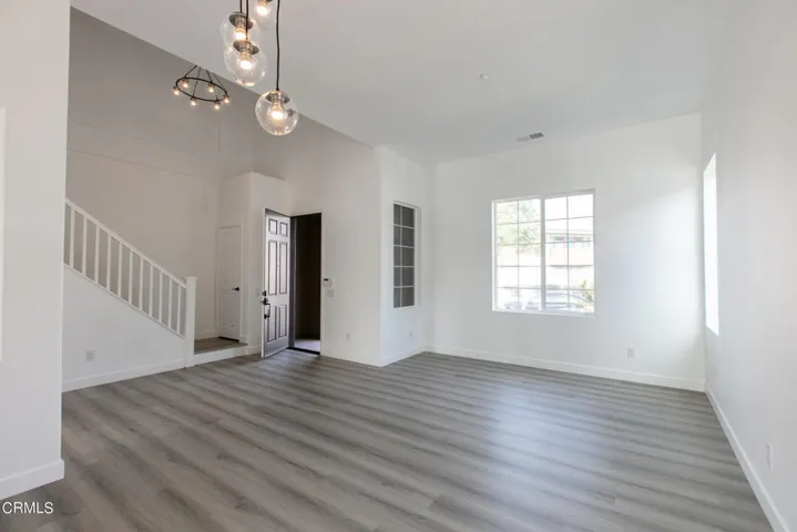 3012 Dunkirk Drive Oxnard CA-Living Room