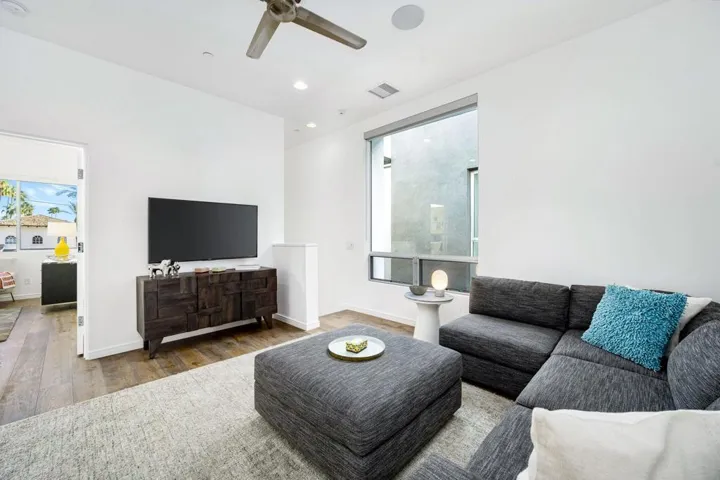 26-web-or-mls-HM_Surrey_OPMG_0124_026