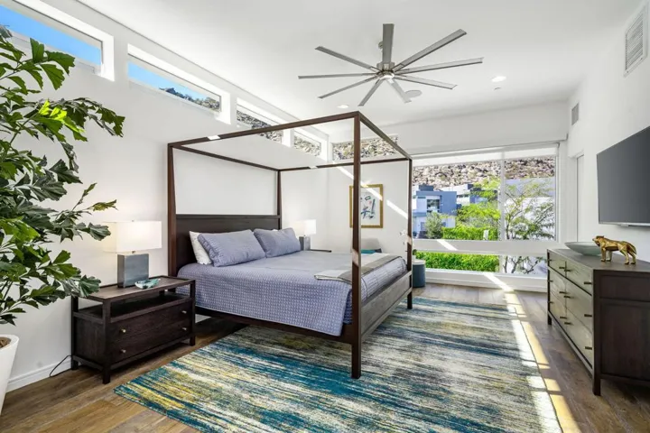 33-web-or-mls-HM_Surrey_OPMG_0124_033