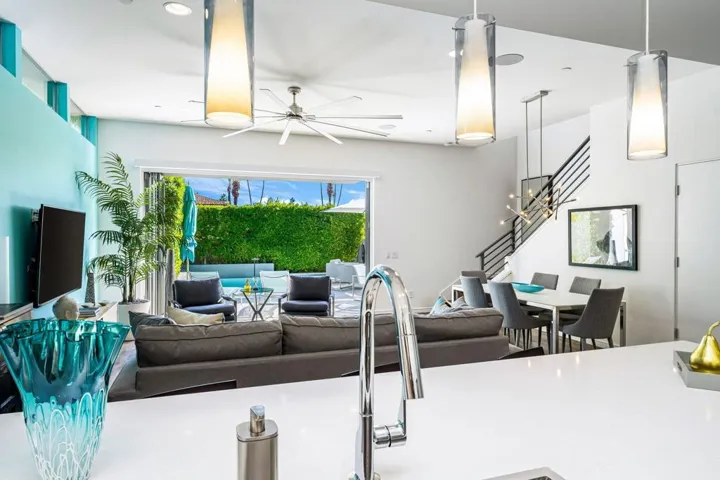 23-web-or-mls-HM_Surrey_OPMG_0124_023