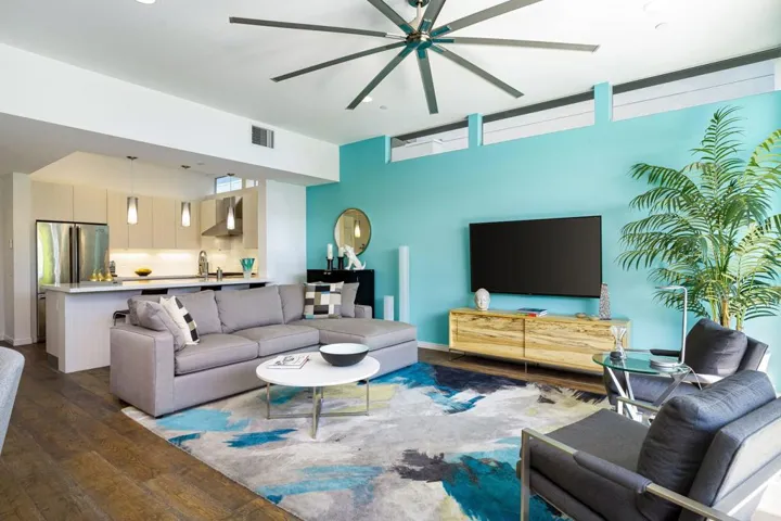 11-web-or-mls-HM_Surrey_OPMG_0124_011