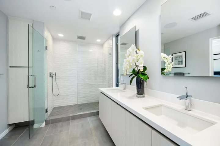 35-web-or-mls-HM_Surrey_OPMG_0124_035