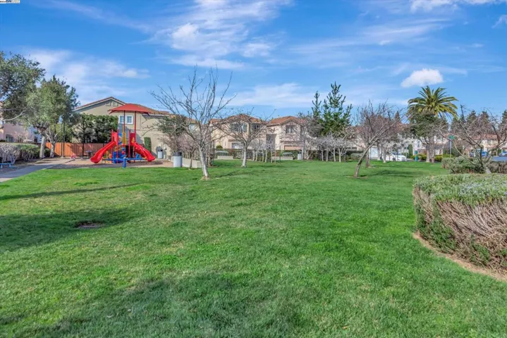 125 Accolade Dr, San Leandro, California 94577