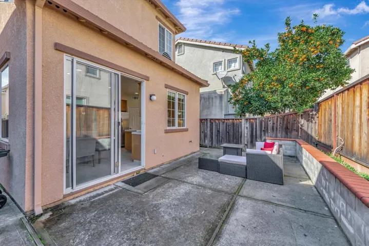 125 Accolade Dr, San Leandro, California 94577