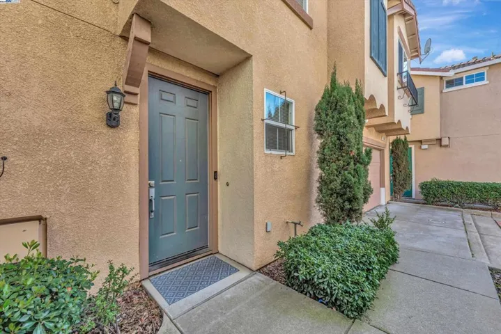 125 Accolade Dr, San Leandro, California 94577