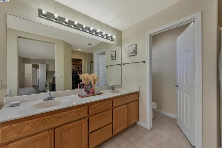 125 Accolade Dr, San Leandro, California 94577