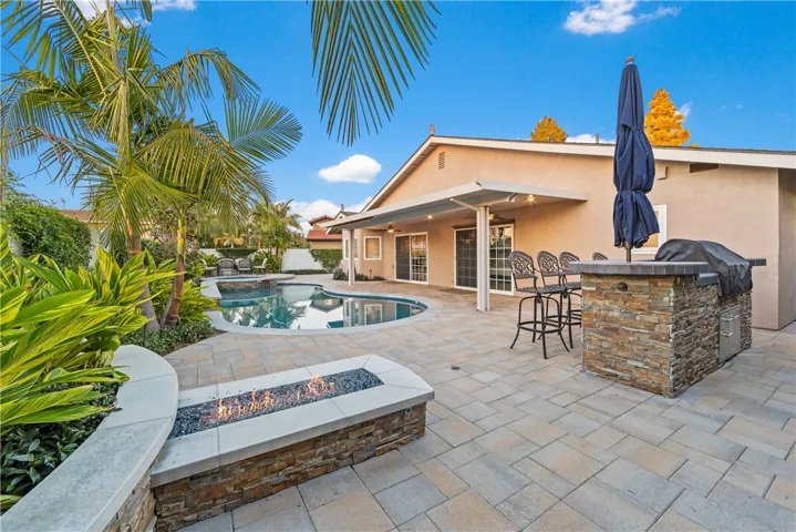Firepit and built in BBQ