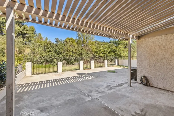 5710 Falling Leaf Lane, Jurupa Valley, California 92509