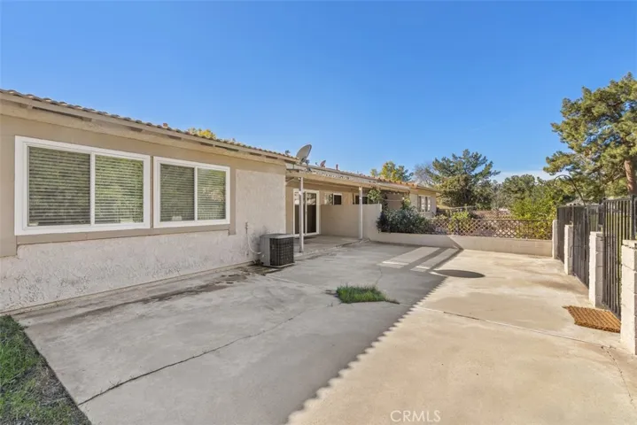 5710 Falling Leaf Lane, Jurupa Valley, California 92509