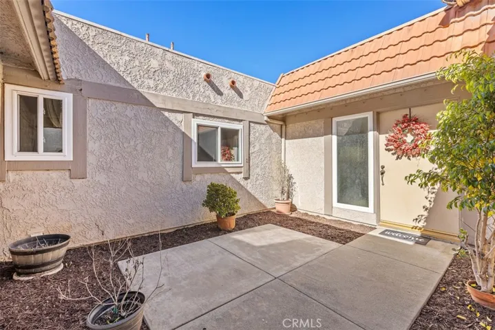 5710 Falling Leaf Lane, Jurupa Valley, California 92509