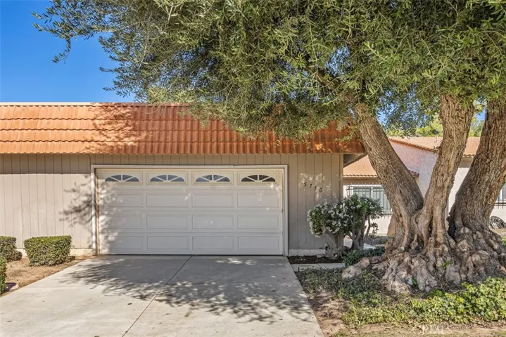 5710 Falling Leaf Lane, Jurupa Valley, California 92509