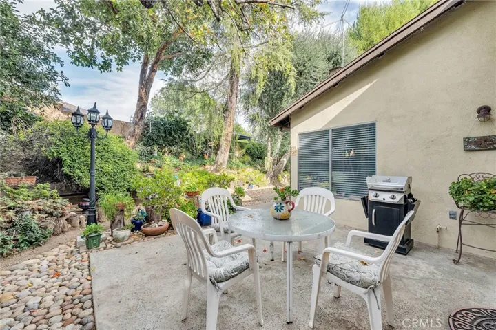 20111 Vintage Street, Chatsworth, California 91311