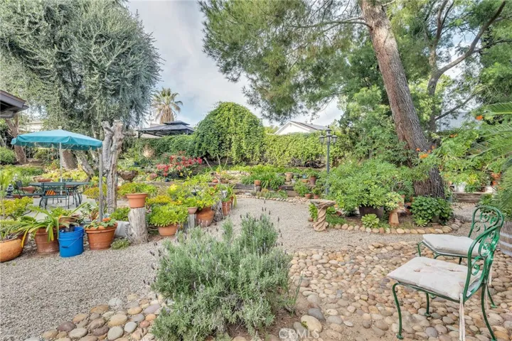 20111 Vintage Street, Chatsworth, California 91311